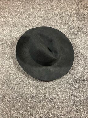 Deena & Ozzy Black Wide-Brim Fedora Hat